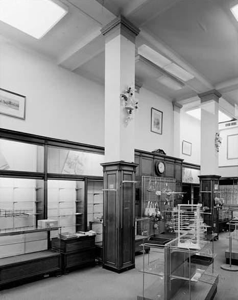 Beckers Leather Goods Store, Washington DC MAIN FLOOR, COLUMN DETAIL