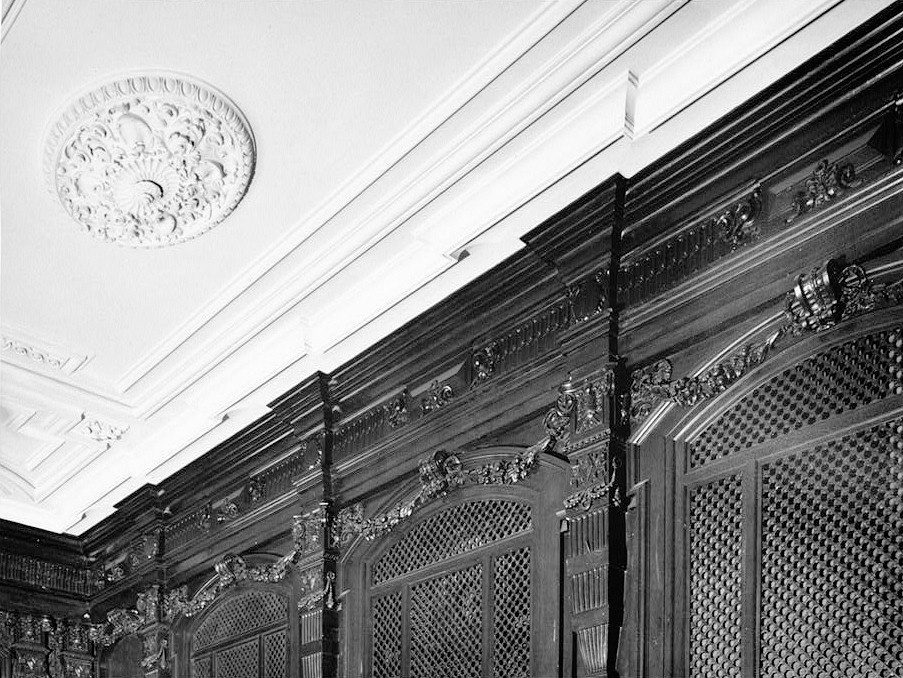 The Willard Hotel, Washington DC 1969 INTERIOR, FIRST FLOOR, THE WILLARD ROOM, DETAIL OF PANELING, CORNICE, AND CEILING MEDALLION