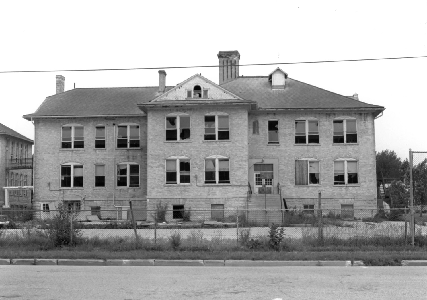Edgerton Public Grade Schools, Edgerton Wisconsin Building 1 View from east (1986)