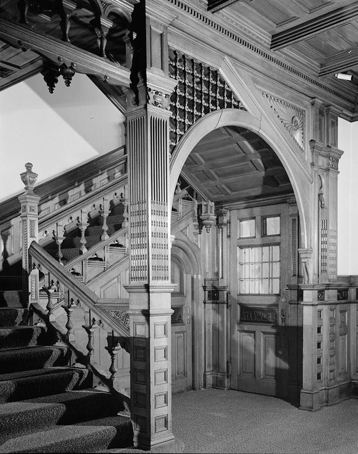 Elizabeth Plankinton House, Milwaukee Wisconsin NORTHEAST VIEW OF FIRST FLOOR, MAIN STAIRCASE LANDING IN MAIN HALL