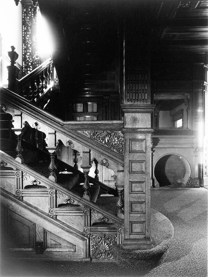 Elizabeth Plankinton House, Milwaukee Wisconsin EAST VIEW OF FIRST FLOOR MAIN STAIRCASE