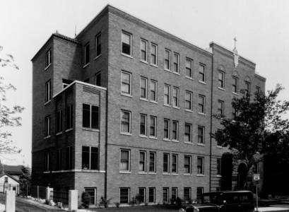 Saint Anthony Hospital, Milwaukee Wisconsin Primary (North 10<sup>th</sup> Street) and north elevations (1935)